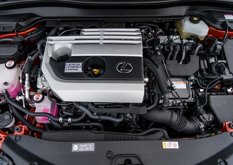 Моторный отсек Lexus UX250h F-Sport 2018 года  (NA) (фото 13 из 40)